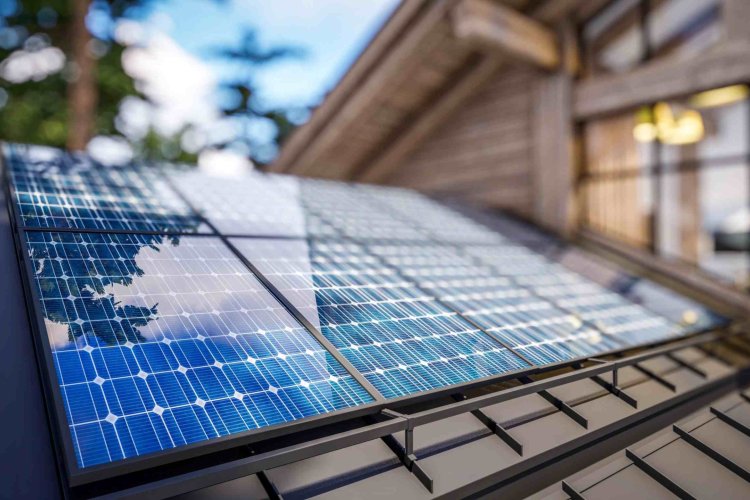 Jak funguje hybridní fotovoltaická elektrárna a proč je výhodná pro vaši energii?